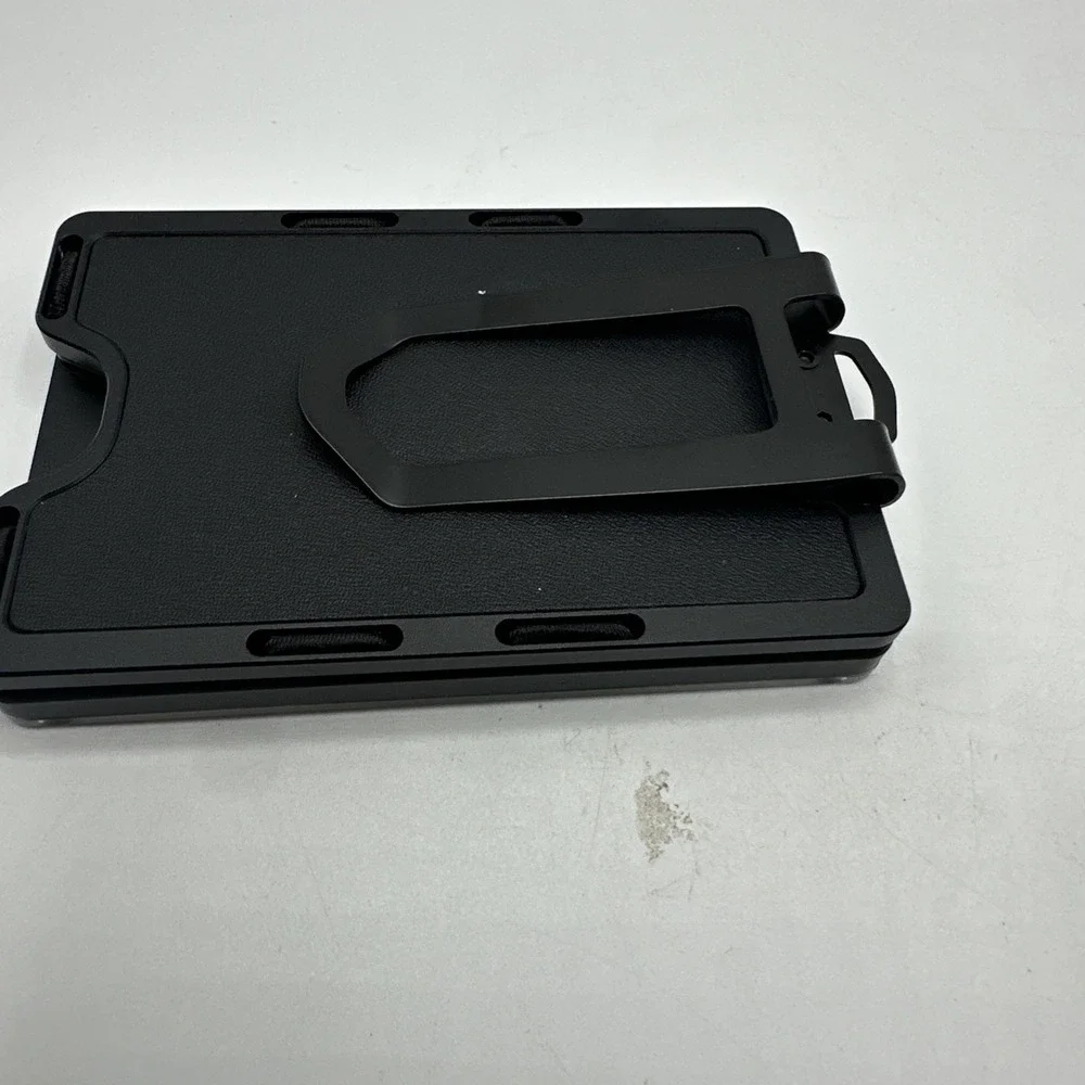Minimalist Wallet Black New In Box With Extra Straps.